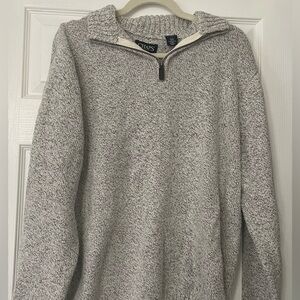 Men’s Chaps long sleeve sweater with a quarter zip in a gray color. Size large.